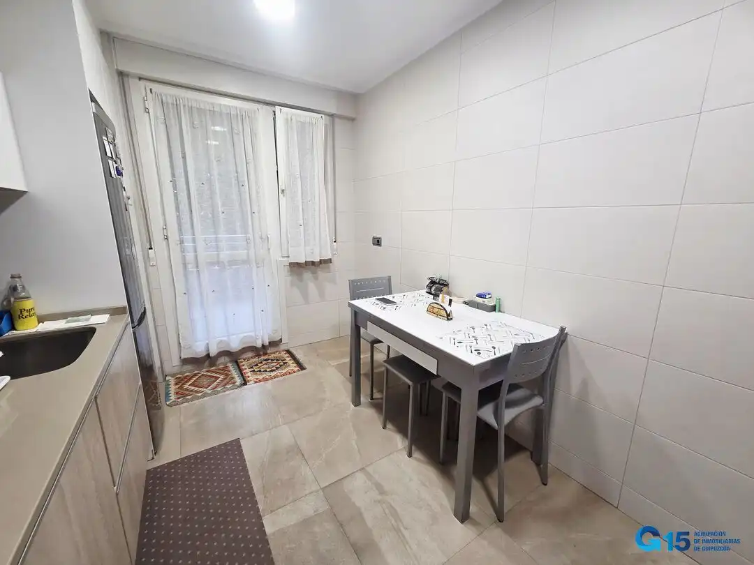 Cocina de Piso en venta en Errenteria con Calefacción, Terraza y Amueblado