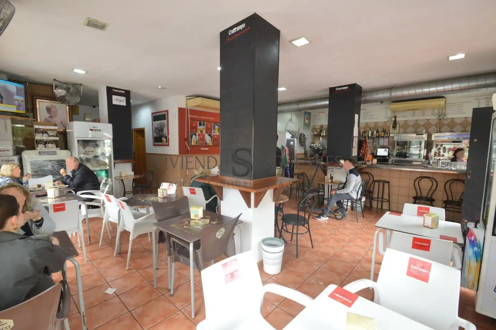 Local de alquiler en Sevilla con Aire acondicionado y Amueblado