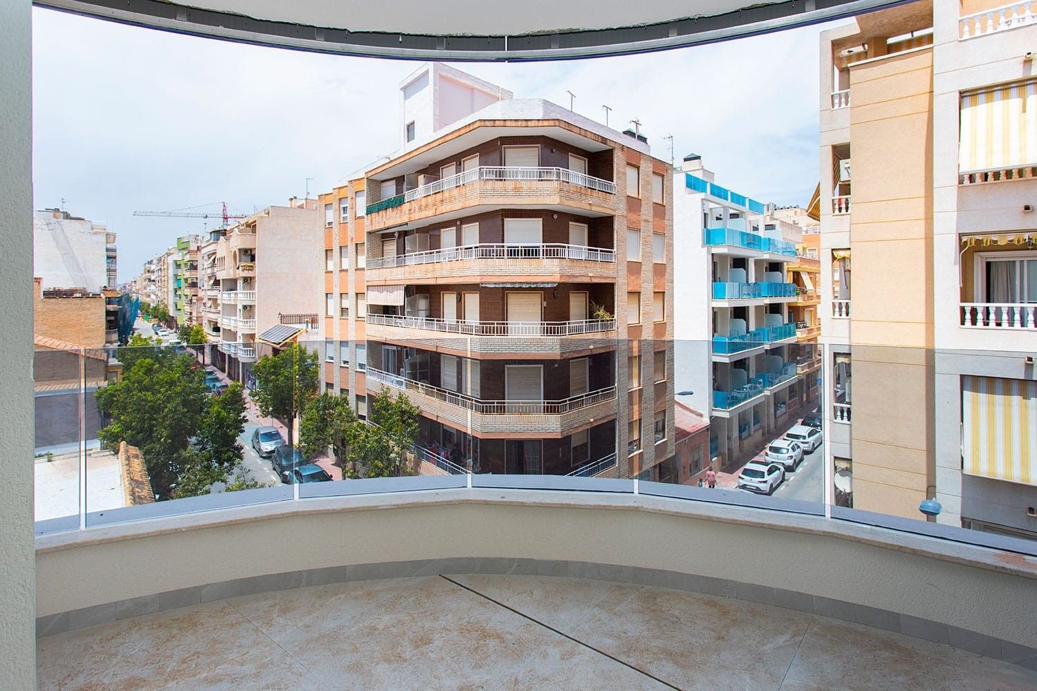 Vista exterior de Pis en venda en Torrevieja amb Aire condicionat, Terrassa i Piscina