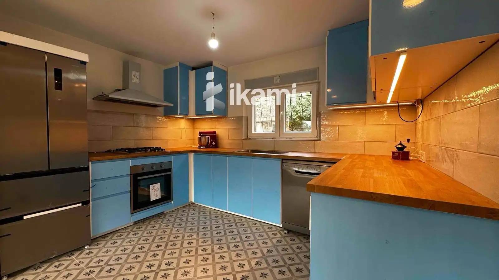 Cuina de Casa o xalet en venda en Blanes amb Jardí privat, Terrassa i Traster