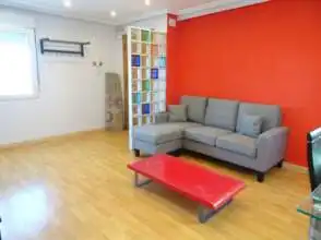Sala de estar de Piso de alquiler en Gijón  con Calefacción, Parquet y Amueblado