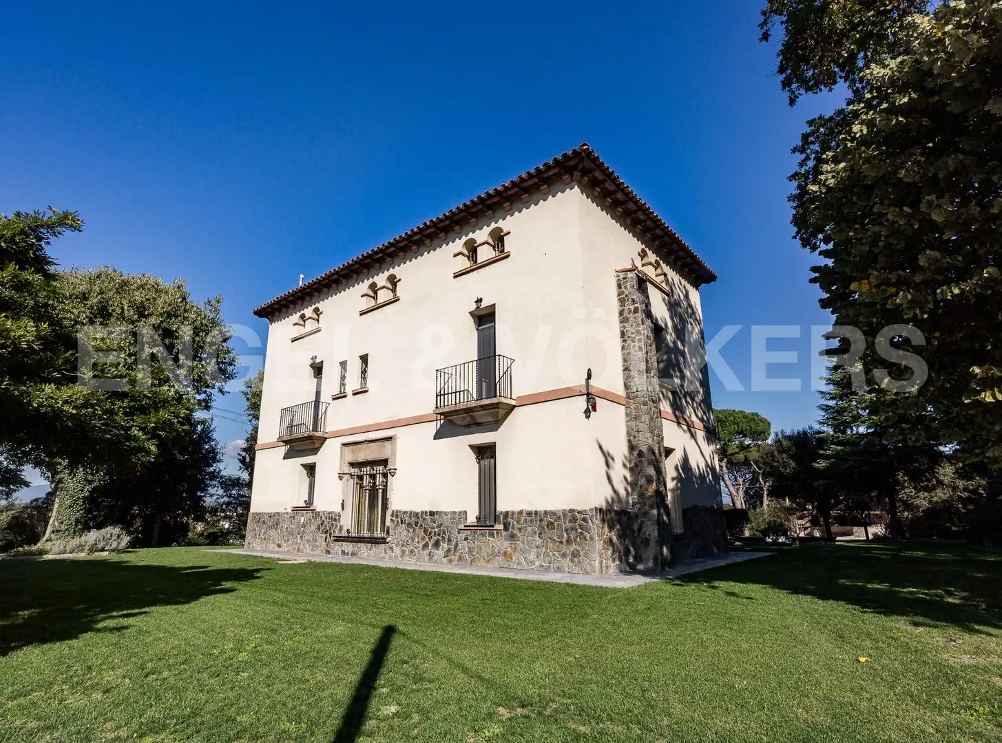 Exterior view of Country homes for sale in Llinars del Vallès  with Air Conditioner, Heating and Private garden