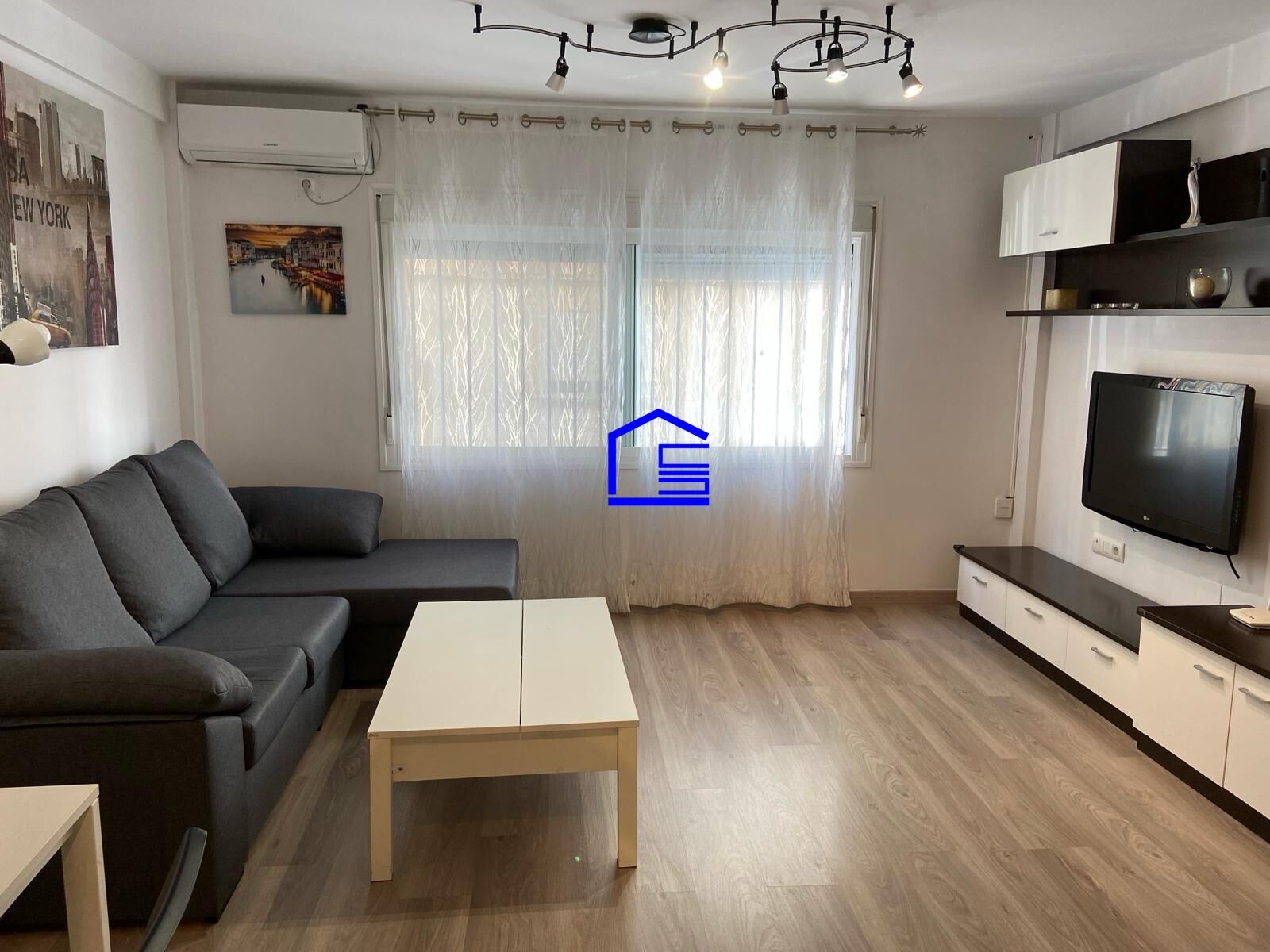 Sala d'estar de Dúplex de lloguer en  Cádiz Capital