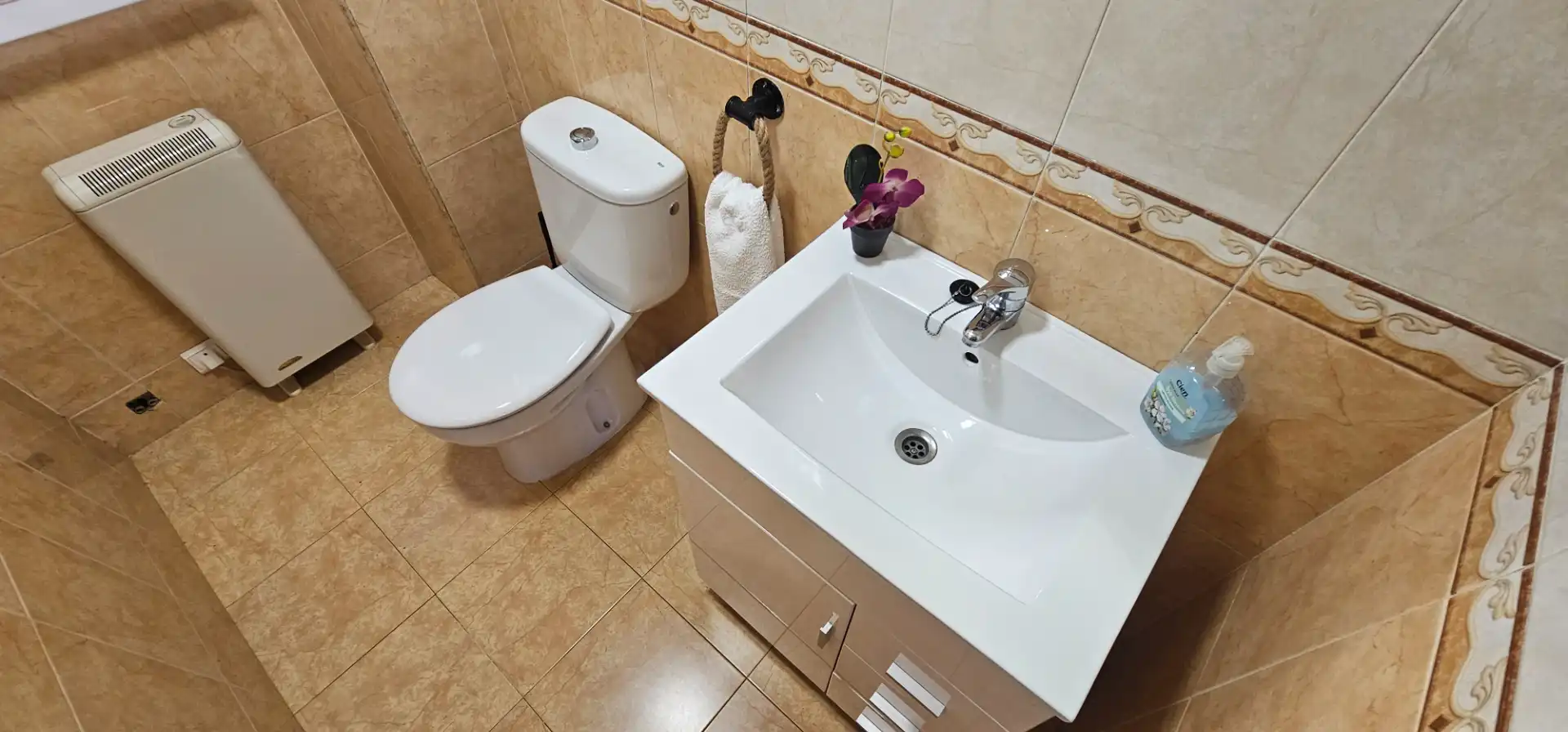 Bany de Casa o xalet de lloguer en Maracena amb Moblat