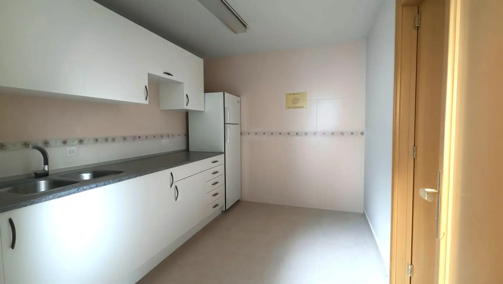 Cocina de Nave industrial en venta en Cobeña