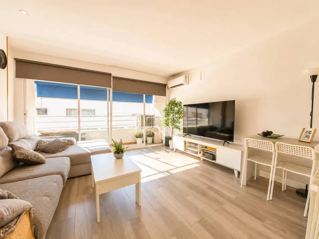 Sala de estar de Dúplex en venta en Sabadell con Aire acondicionado, Calefacción y Balcón