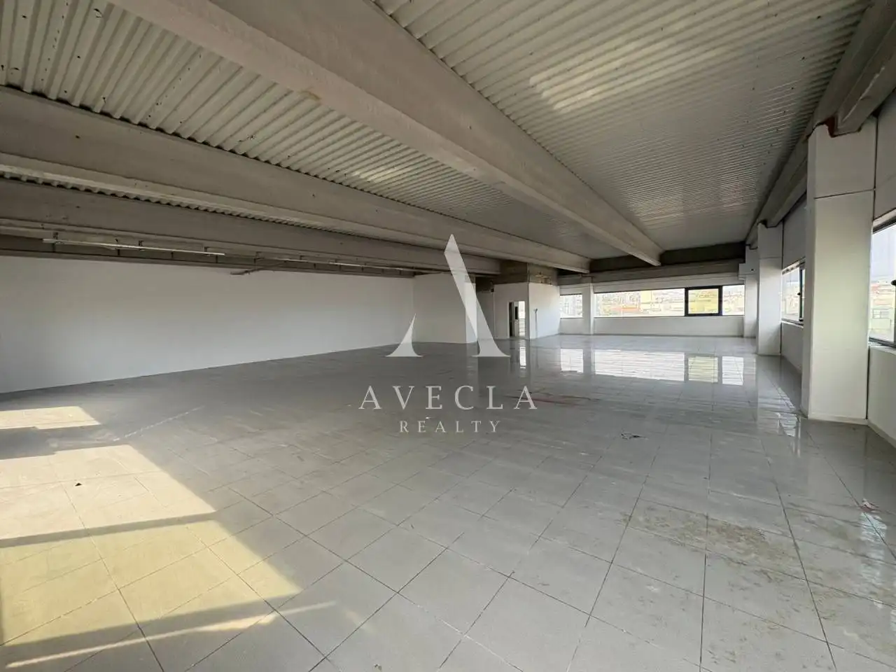 Nave industrial de alquiler en Badalona