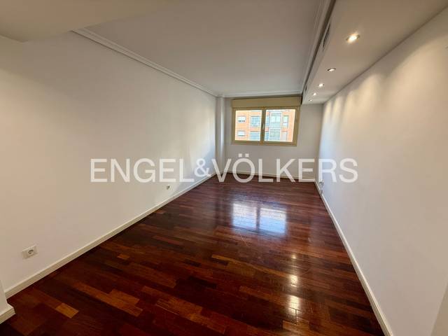 Piso en Alquiler en Sanchinarro