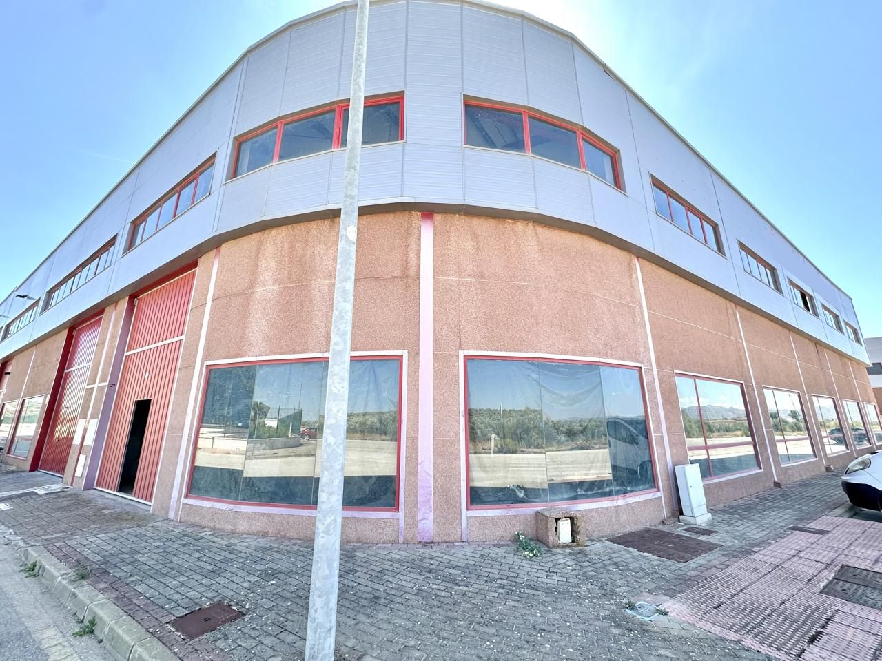 Vista exterior de Nau industrial en venda en Antequera