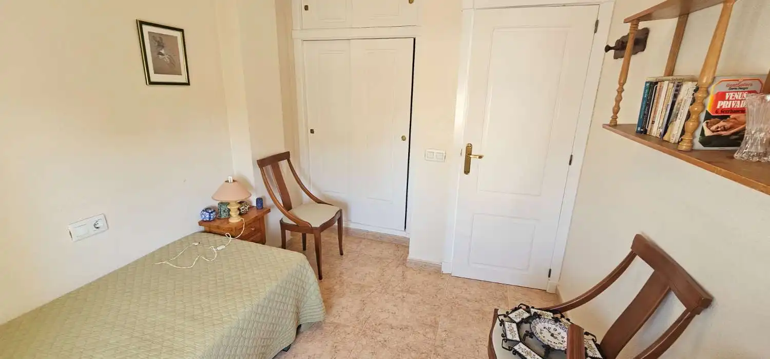 Schlafzimmer von Einfamilien-Reihenhaus zum Verkauf in Torrevieja mit Terrasse, Möbliert und Alarm