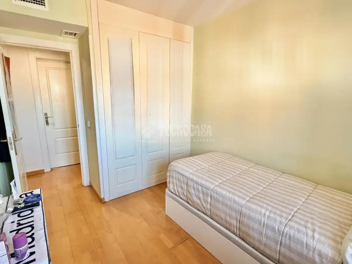 Habitación de Piso en venta en Madrid con Aire acondicionado, Calefacción y Piscina comunitaria