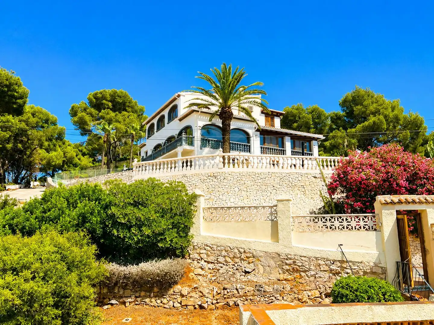 Vista exterior de Casa o xalet en venda en Jávea / Xàbia amb Aire condicionat, Calefacció i Jardí privat