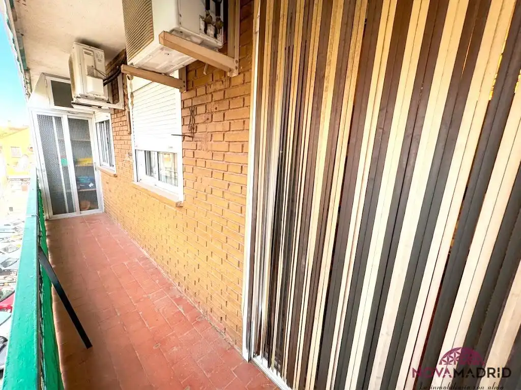 Vista exterior de Piso en venta en San Fernando de Henares con Aire acondicionado y Terraza