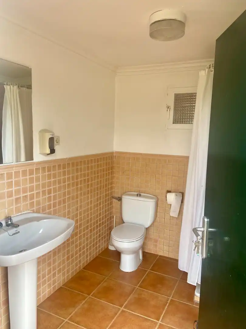 Bany de Casa o xalet en venda en Ciudad Real amb Calefacció, Jardí privat i Traster