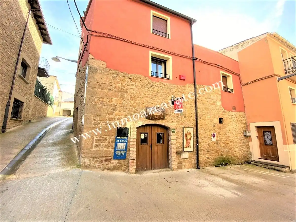 Vista exterior de Edificio en venta en Valle de Yerri / Deierri