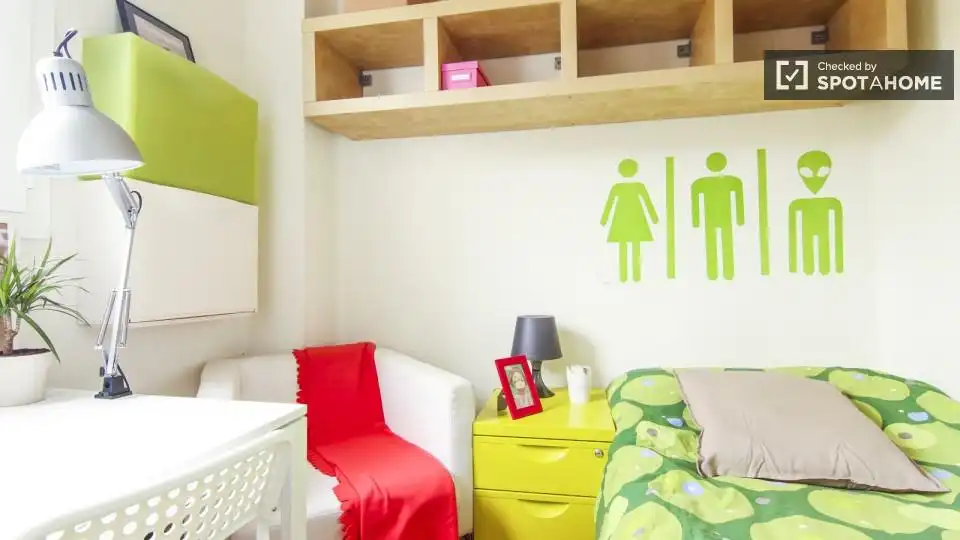 Habitación de Piso de alquiler en Valencia con Aire acondicionado, Calefacción y Amueblado