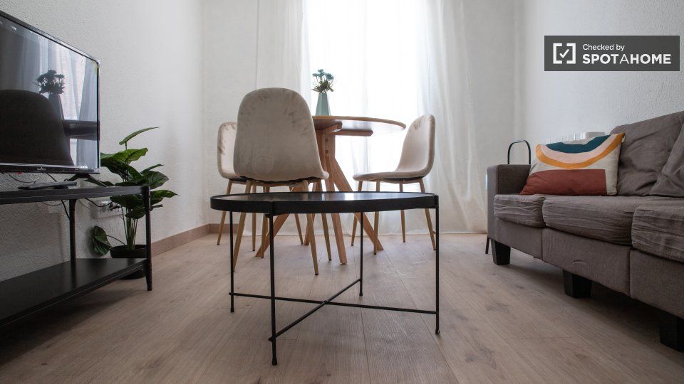 Living room of Flat to rent in  Madrid Capital  with Air Conditioner, Heating and Furnished