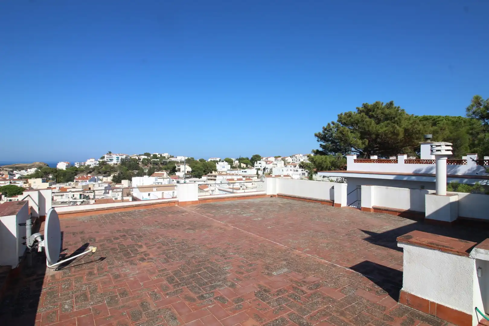 Vista exterior de Casa o chalet en venta en Llançà con Calefacción, Terraza y Amueblado