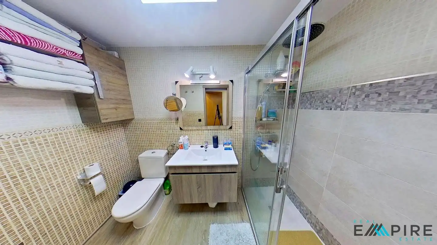 Baño de Piso en venta en Parla con Aire acondicionado, Calefacción y Internet