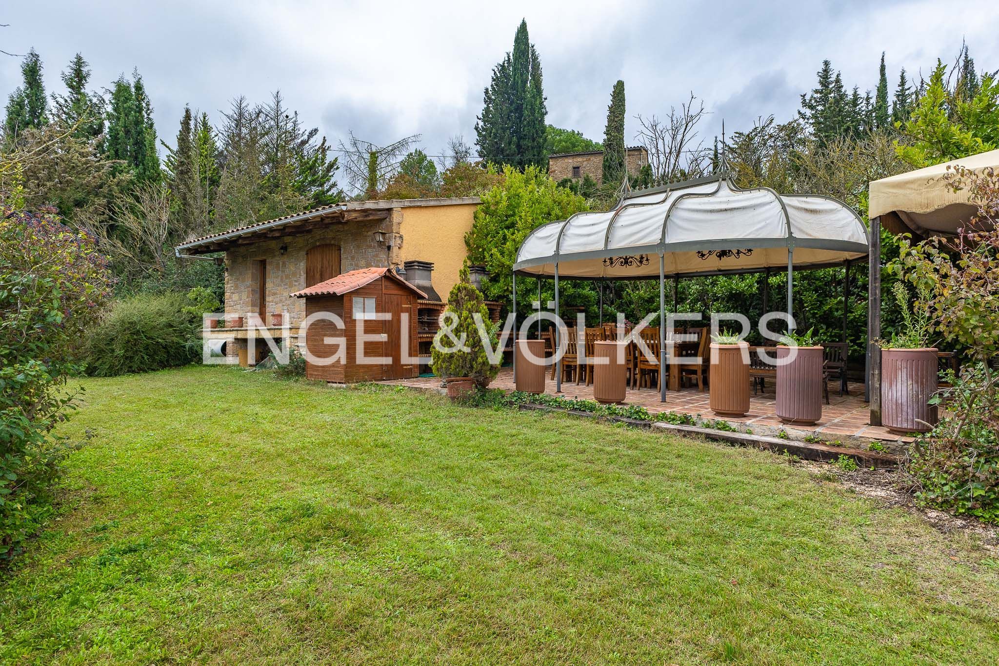 Vista exterior de Finca rústica en venda en Marganell amb Calefacció i Jardí privat