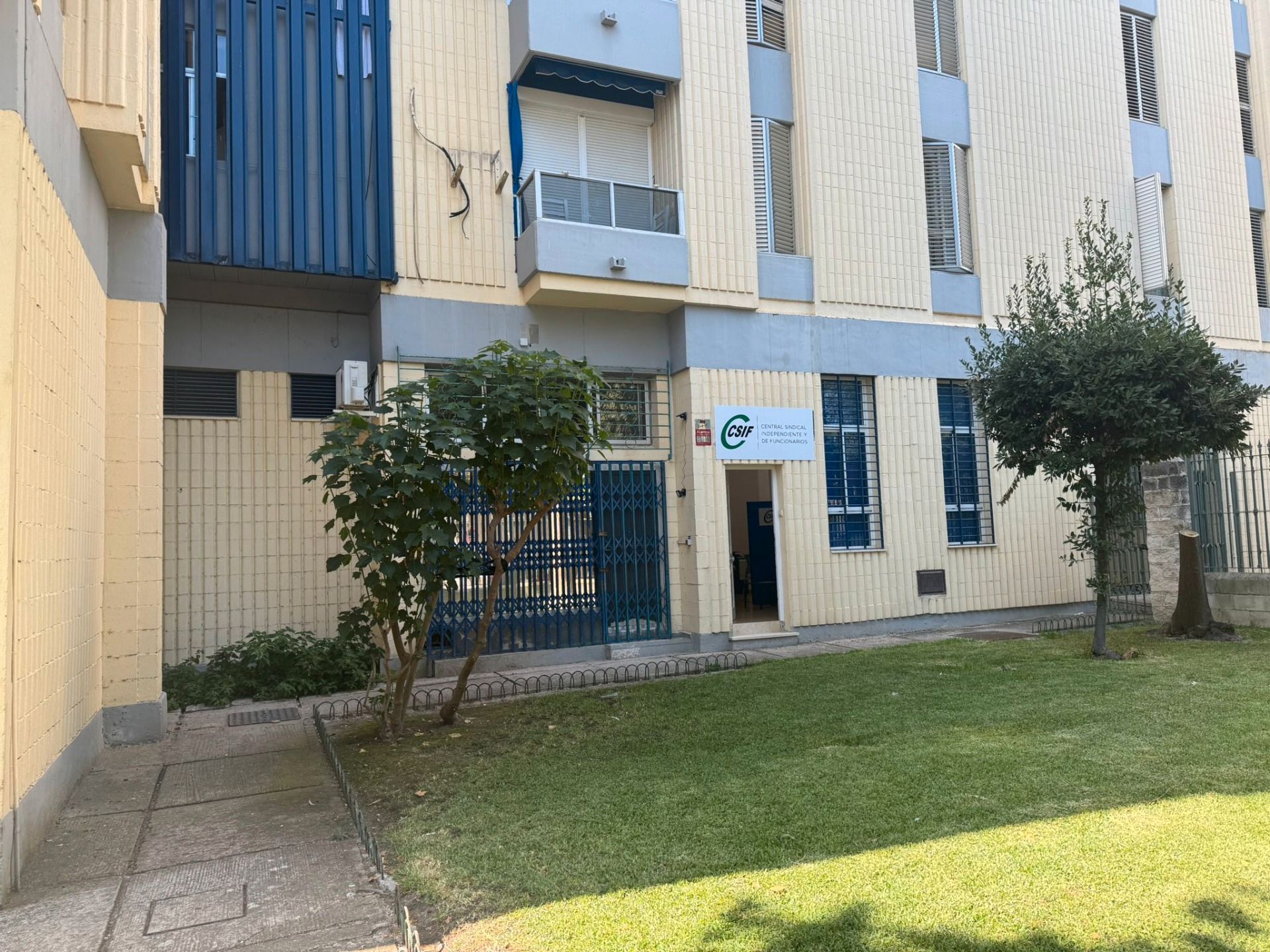 Vista exterior de Local de lloguer en Jerez de la Frontera amb Aire condicionat