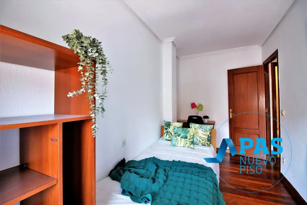 Habitación de Piso en venta en Camargo con Terraza, Trastero y Amueblado