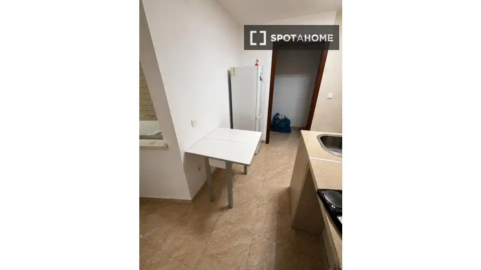 Bedroom of Flat for share in Benidorm  with Air Conditioner, Heating and Furnished