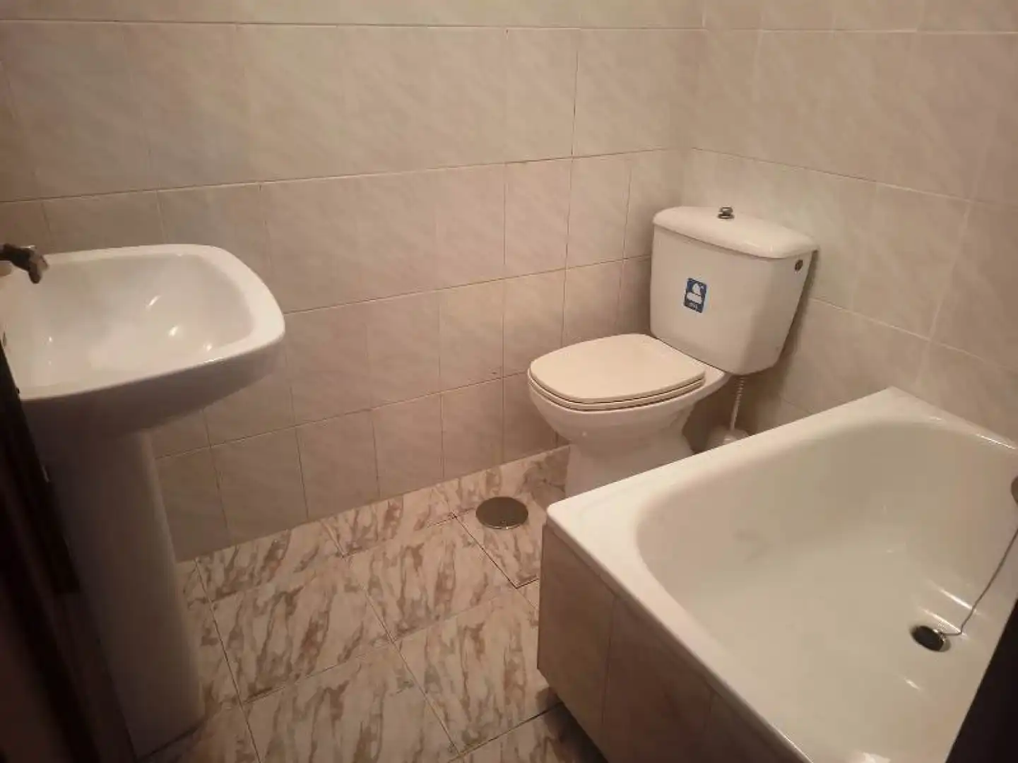 Bathroom of Flat for rent in Valdáliga  with Parquet flooring, Terrace and Furnished