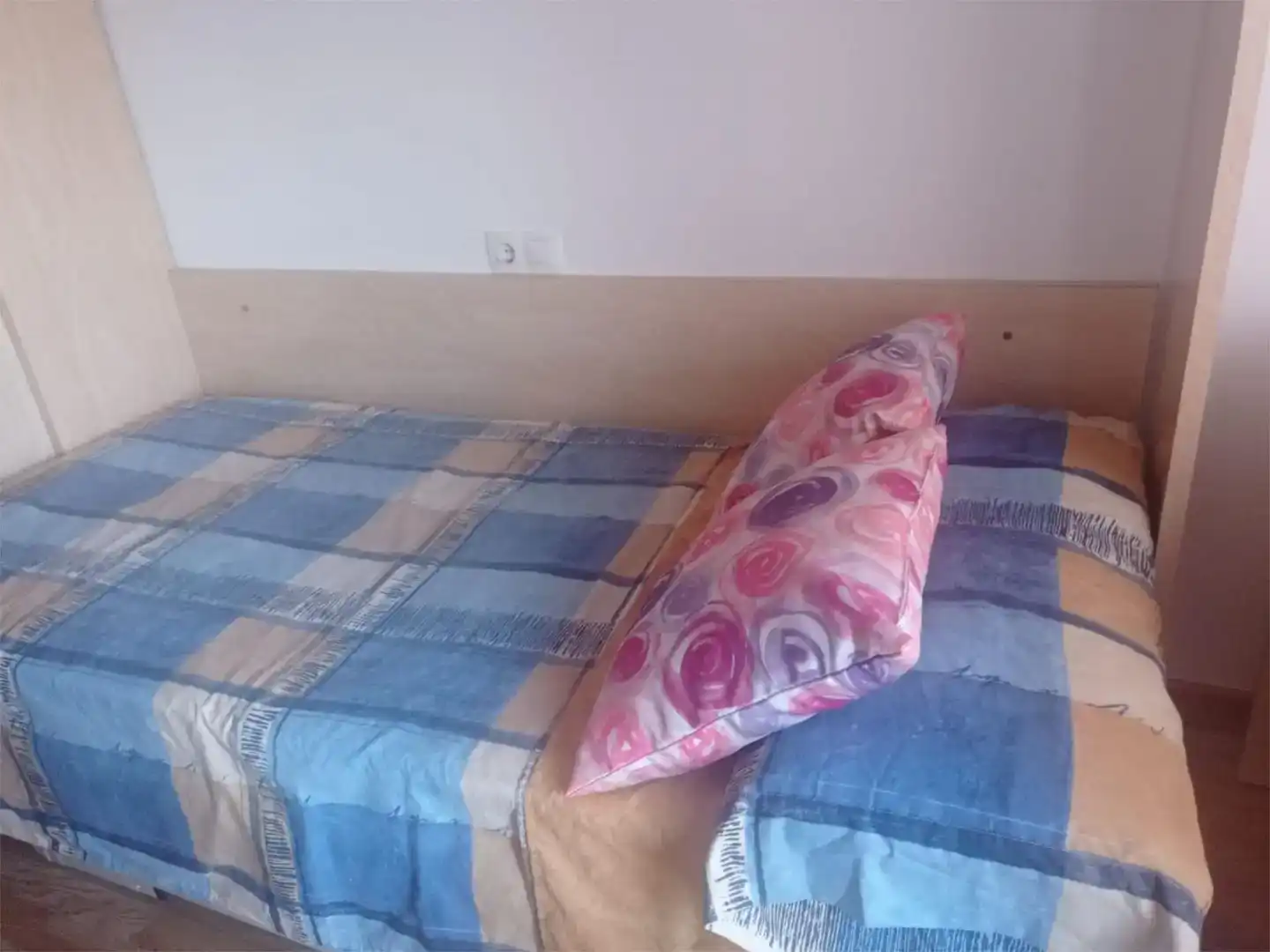 Bedroom of Apartments for share in Maracena  with Air Conditioner, Furnished and Balcony