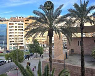Vista exterior de Pis en venda en  Jaén Capital amb Aire condicionat, Calefacció i Traster