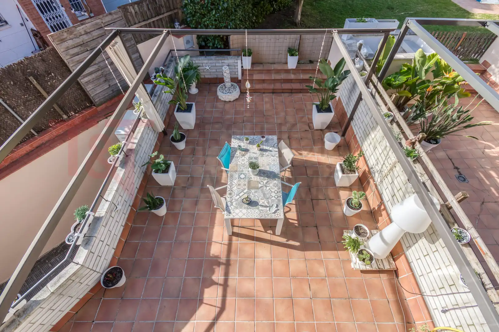 Terrasse von Einfamilien-Reihenhaus zum Verkauf in El Masnou mit Klimaanlage, Heizung und Terrasse