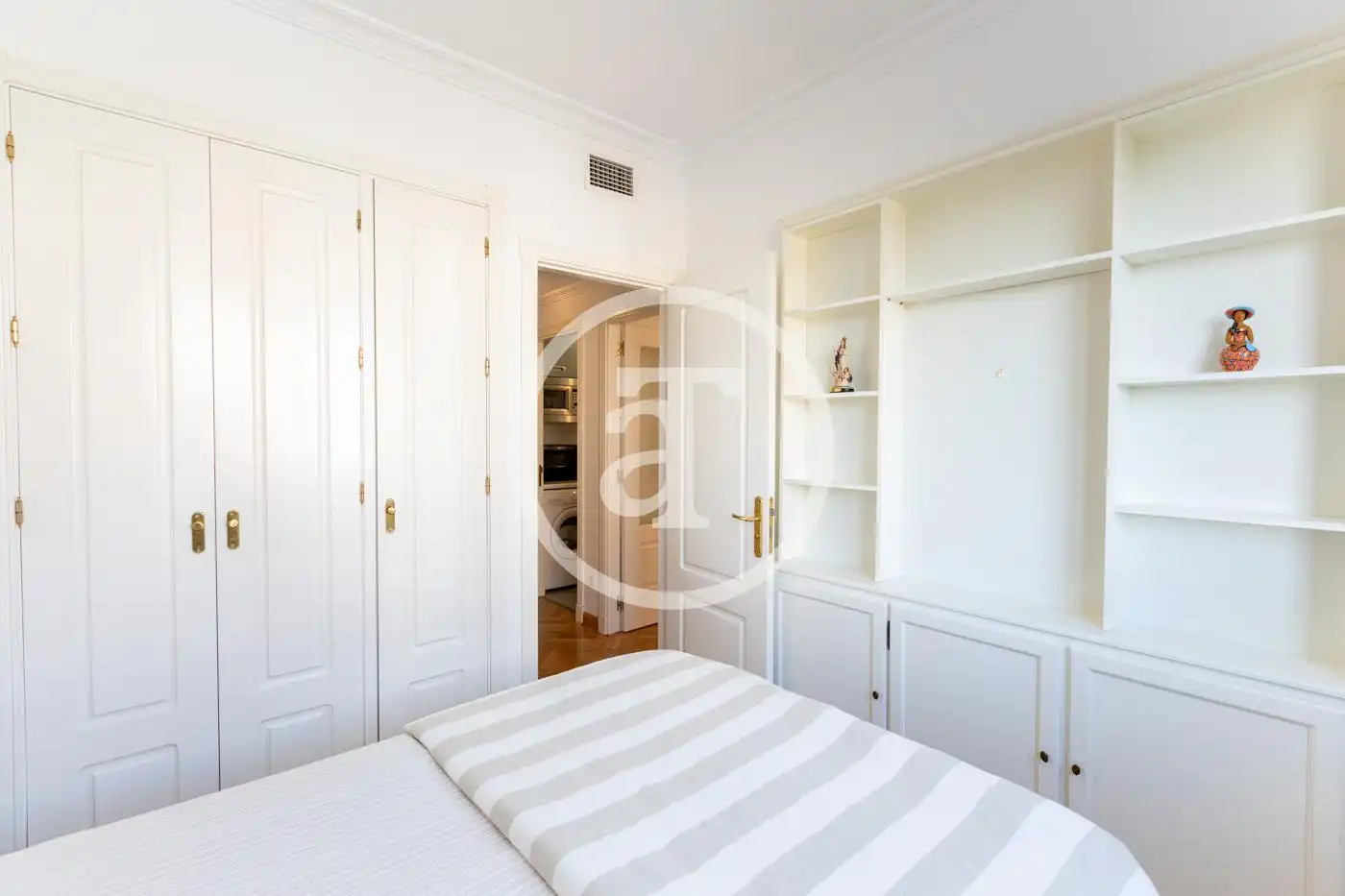 Bedroom of Flat for rent in Madrid  with Air Conditioner, Heating and Furnished