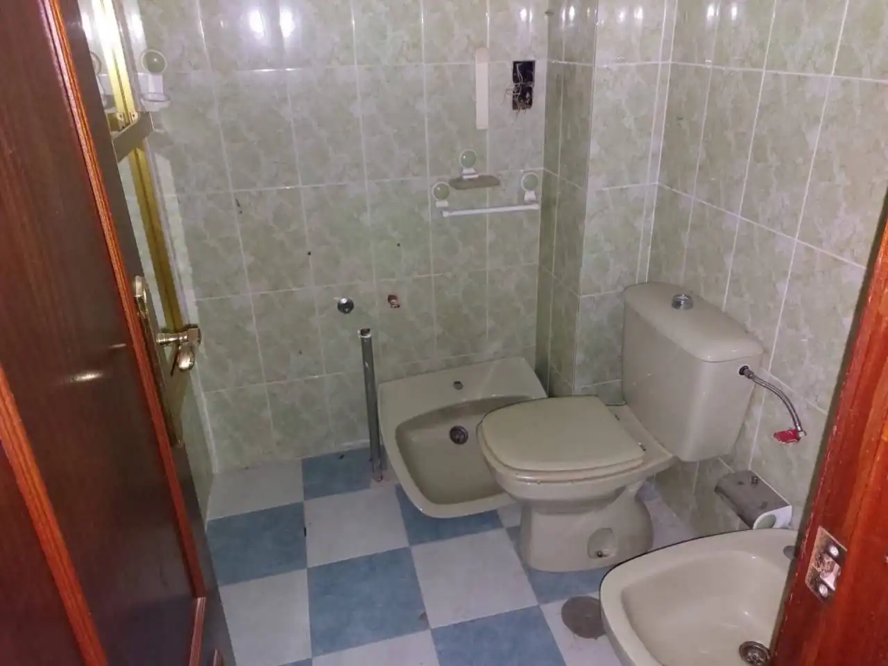 Badezimmer von Wohnung zum Verkauf in Villarrobledo mit Heizung und Balkon