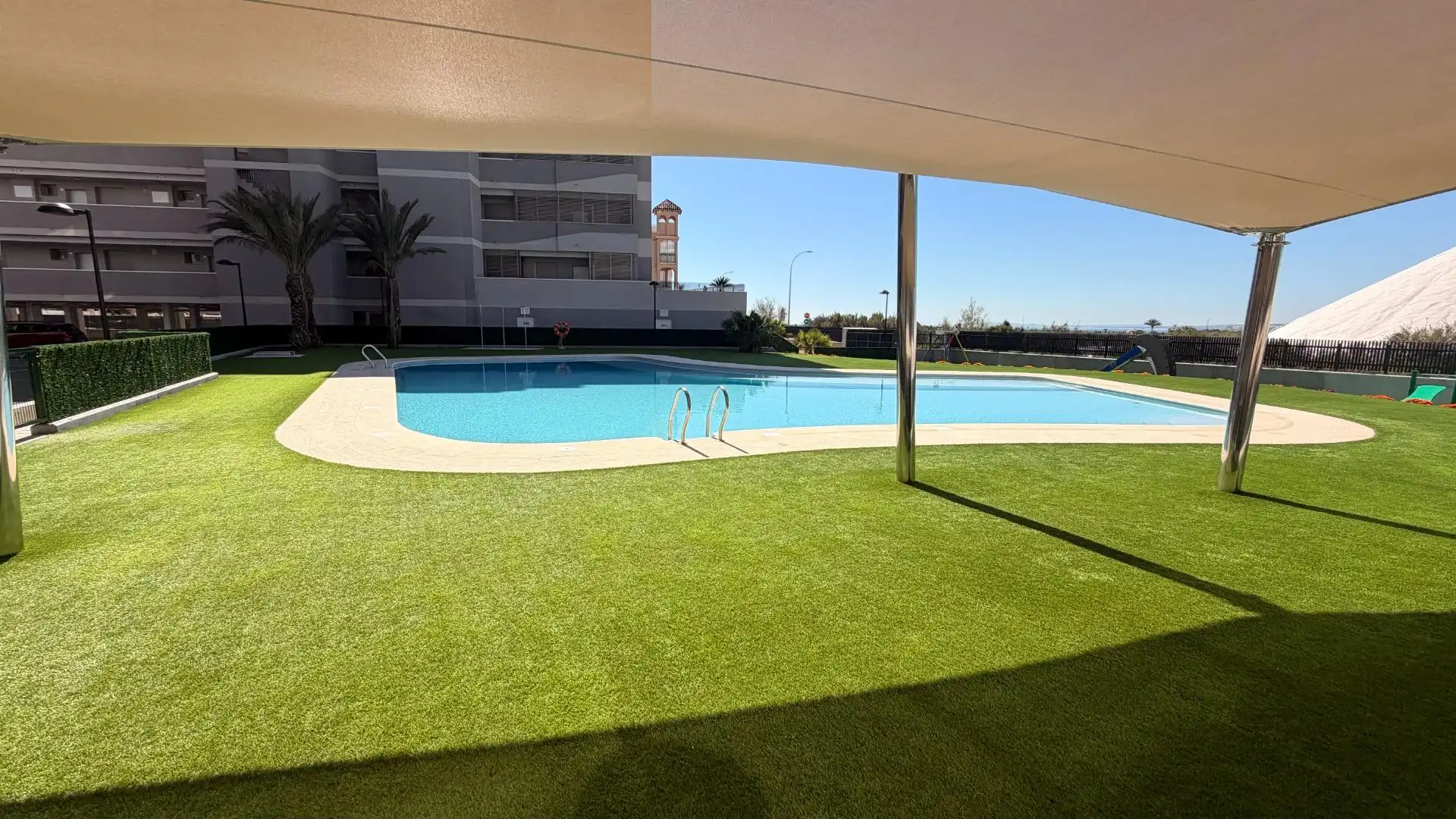 Piscina de Pis en venda en Santa Pola amb Jardí privat, Terrassa i Piscina comunitària