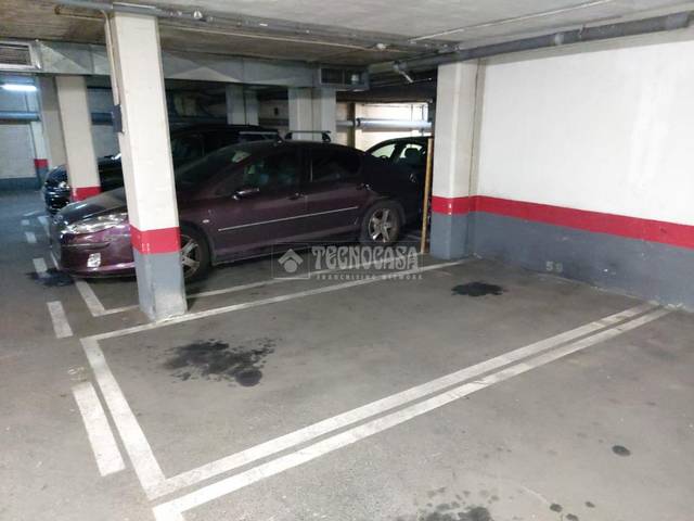 Garaje en Alquiler en Calle de Arganda en Acacias