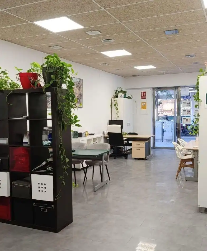Local comercial en venda a Vinyets - Molí Vell