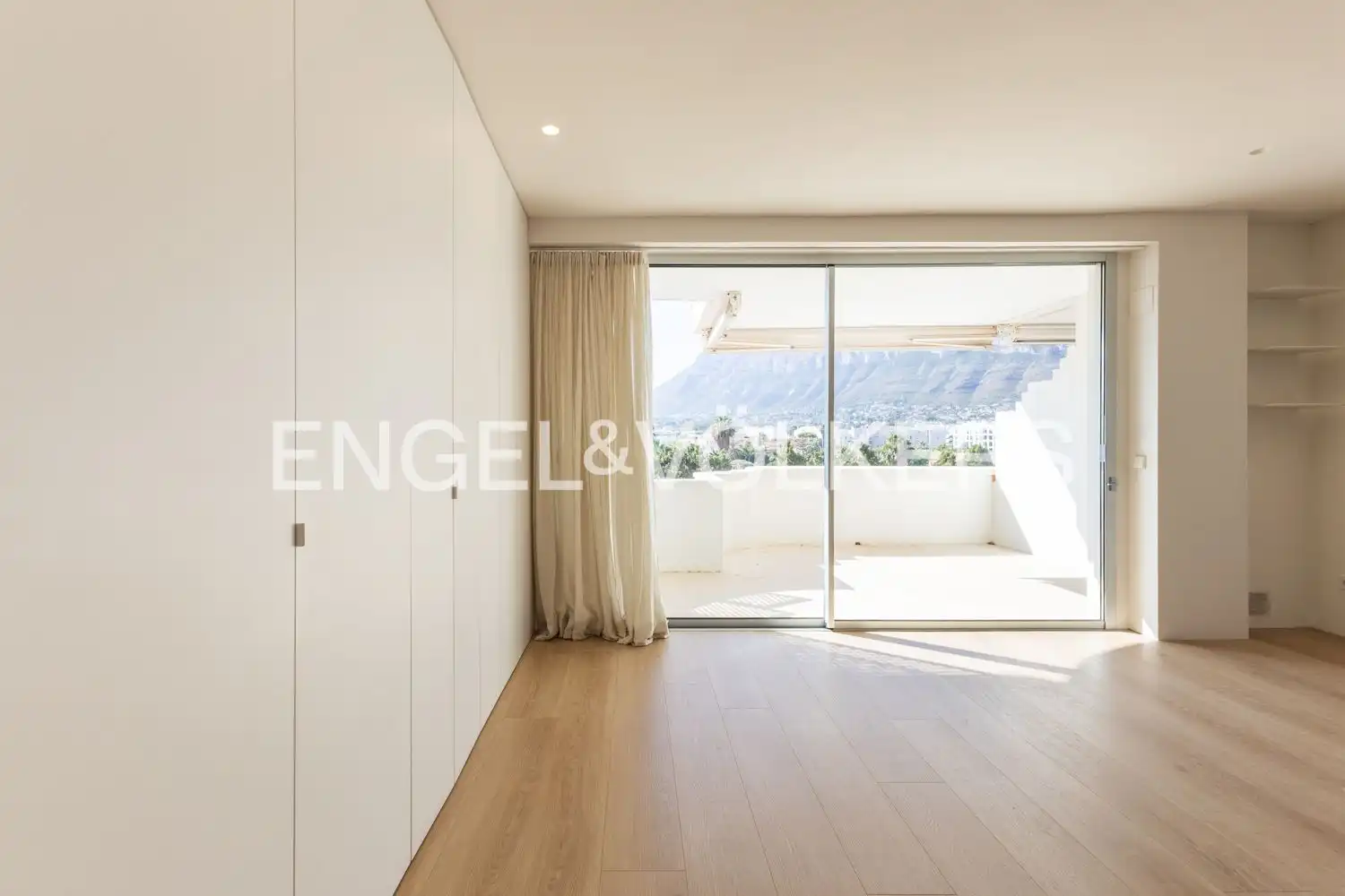 Terrace of Flat for rent in Dénia  with Air Conditioner, Heating and Parquet flooring