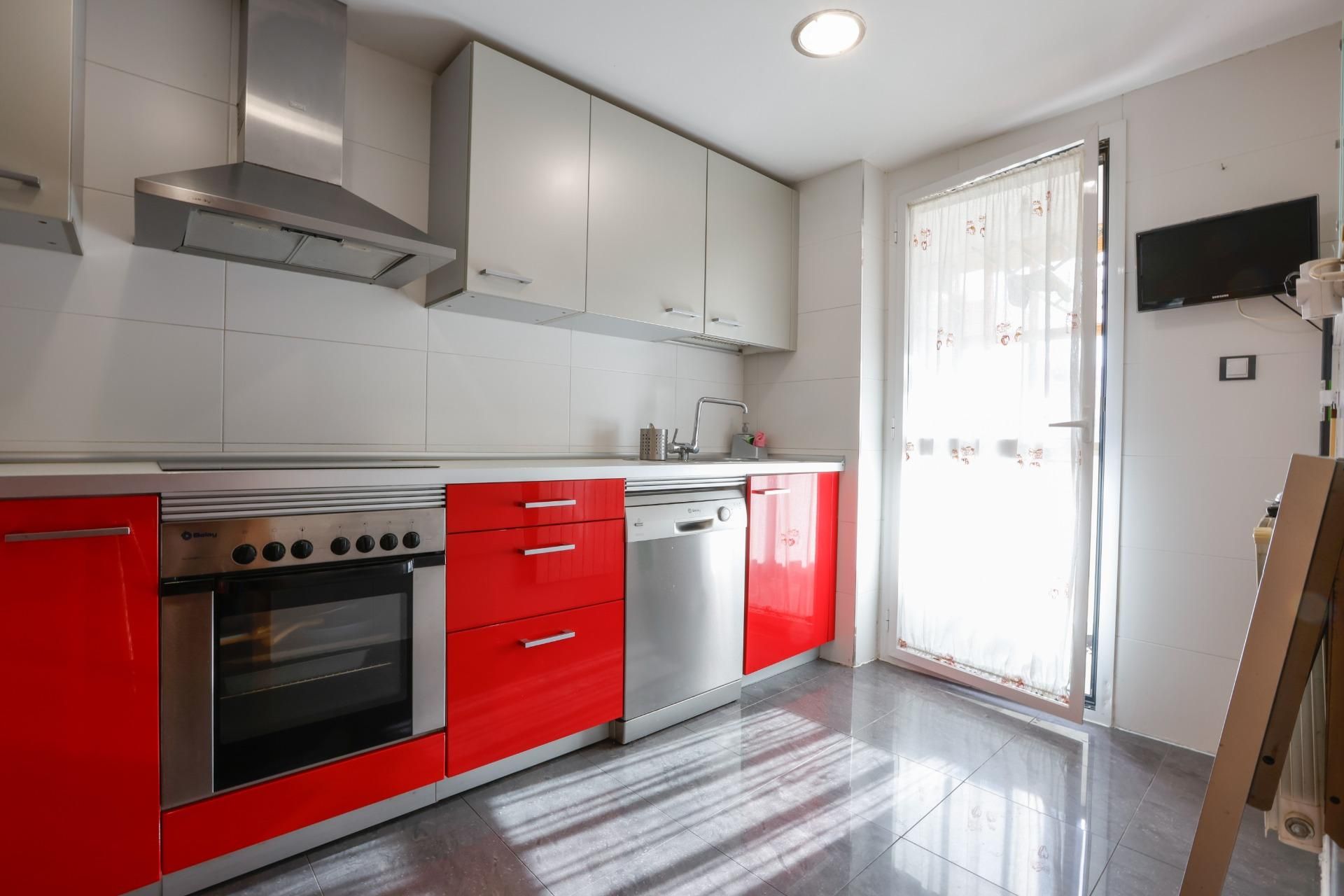 Cocina de Piso en venta en Valdemoro con Aire acondicionado, Calefacción y Piscina comunitaria