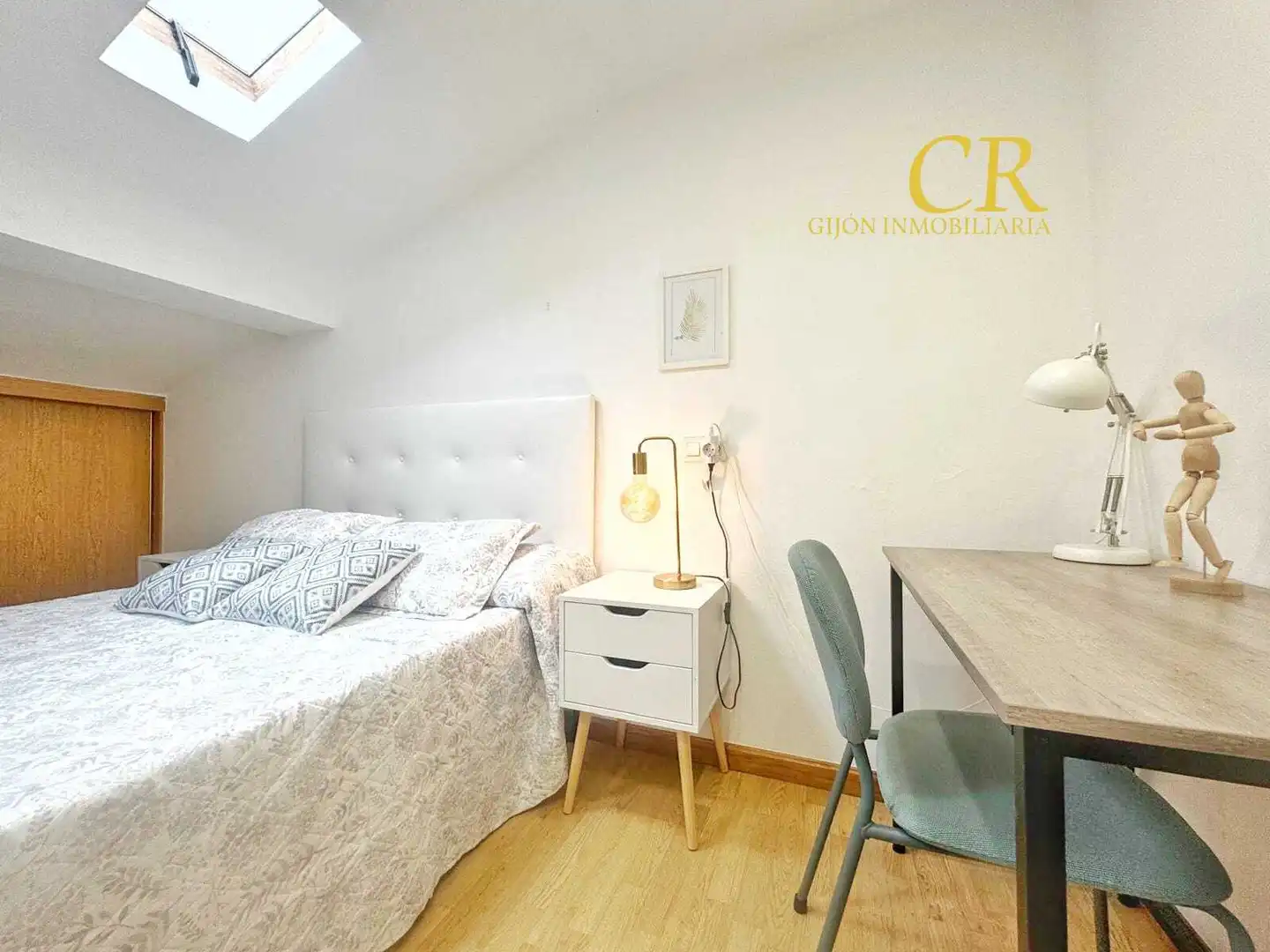 Habitación de Ático en venta en Gijón  con Calefacción, Amueblado y Horno