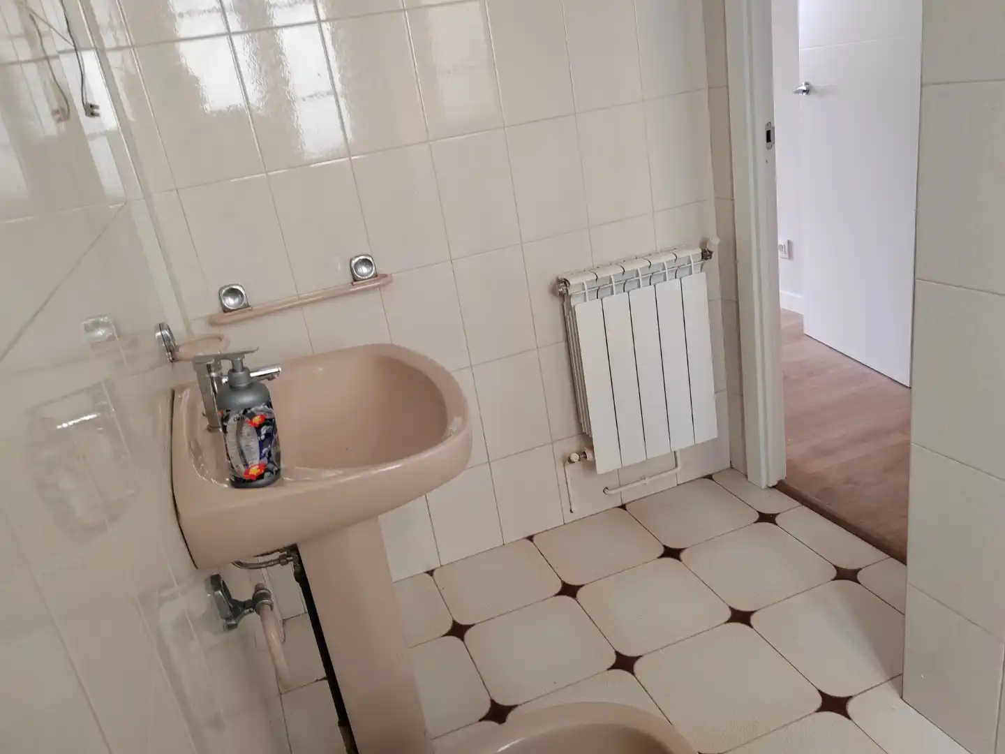 Bathroom of Flat for sale in Betanzos, A Coruña