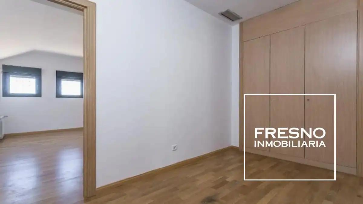 Habitación de Casa adosada en venta en Rivas-Vaciamadrid con Jardín privado