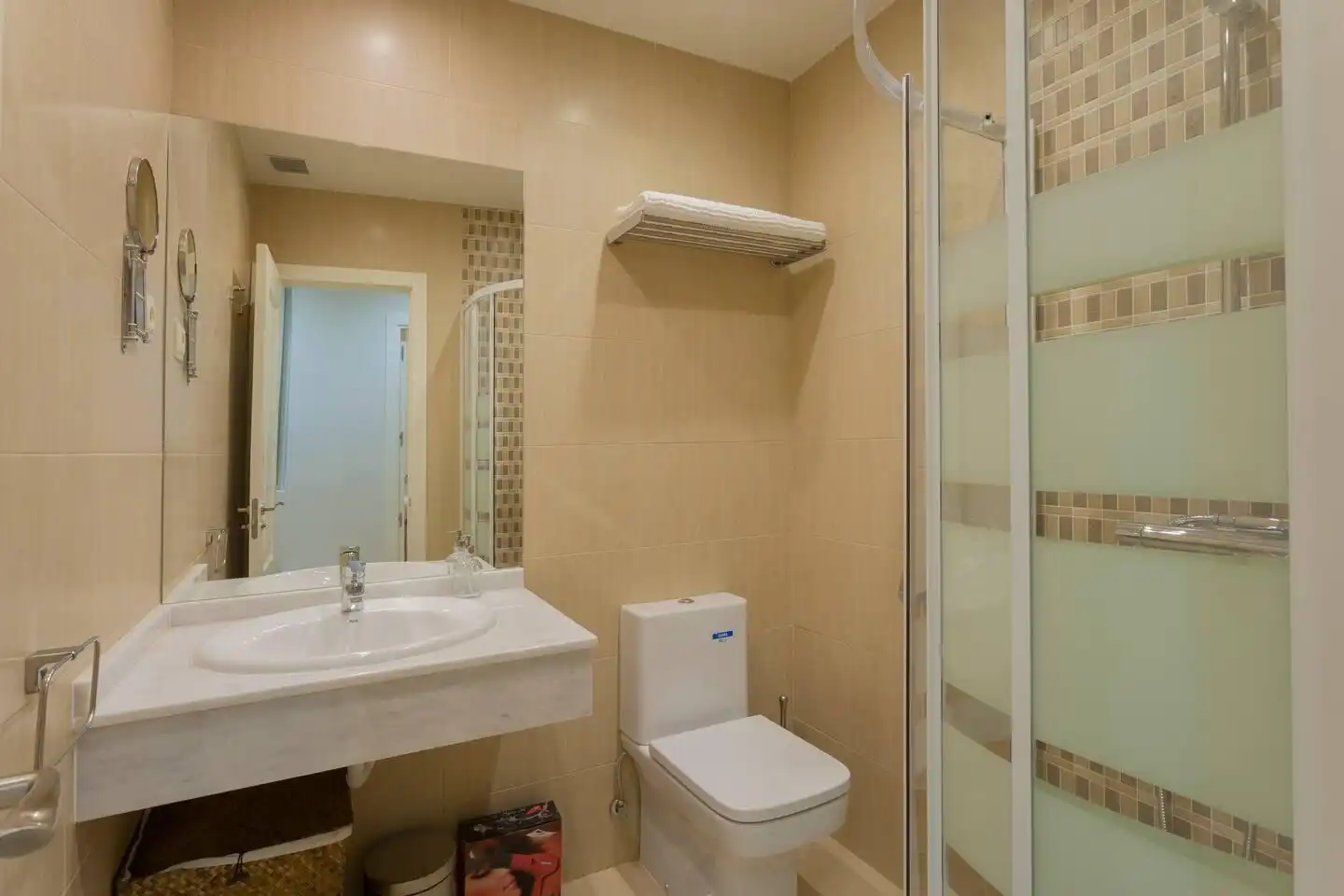 Bathroom of Apartments for rent in Málaga  with Air Conditioner, Furnished and Internet