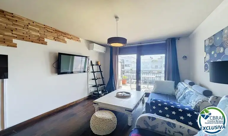 Sala de estar de Apartamento en venta en Empuriabrava con Aire acondicionado y Amueblado
