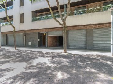 Local comercial en venda a C/ Doctor Trueta y C/ Josep Carner
