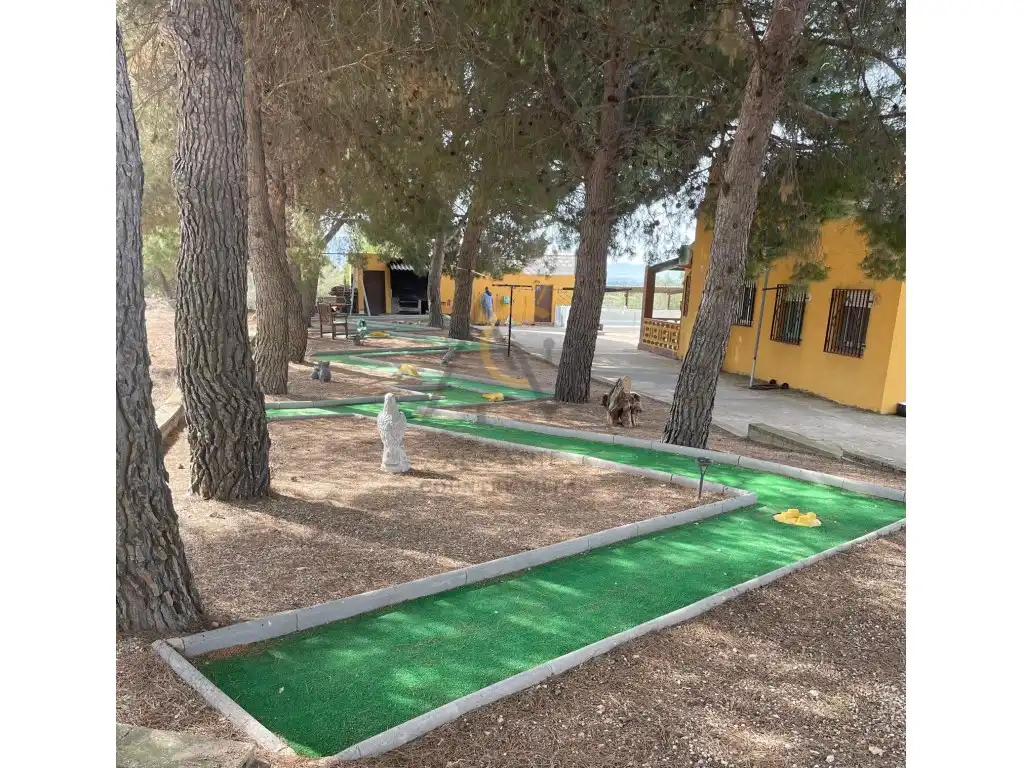 Vista exterior de Finca rústica en venda en Villena amb Aire condicionat, Jardí privat i Piscina