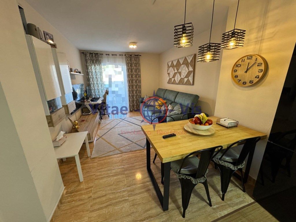 Sala de estar de Apartamento en venta en Lorca con Piscina, Amueblado y Balcón