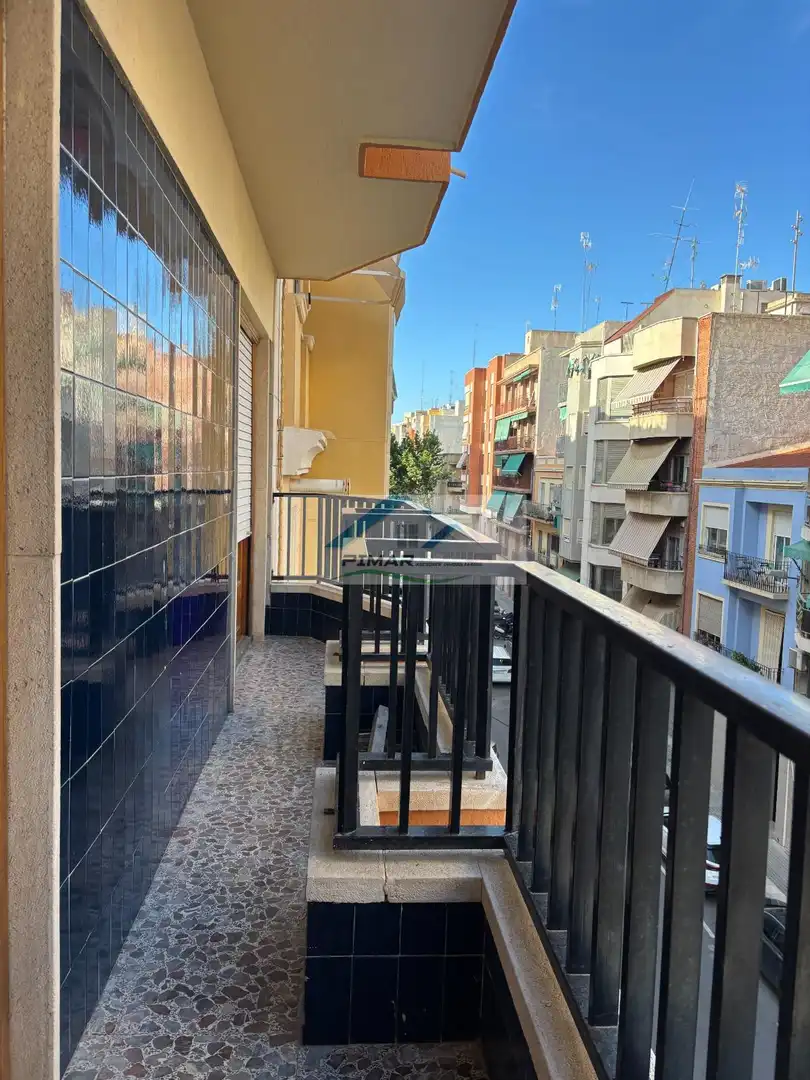 Terraza de Piso en venta en Elche / Elx con Balcón