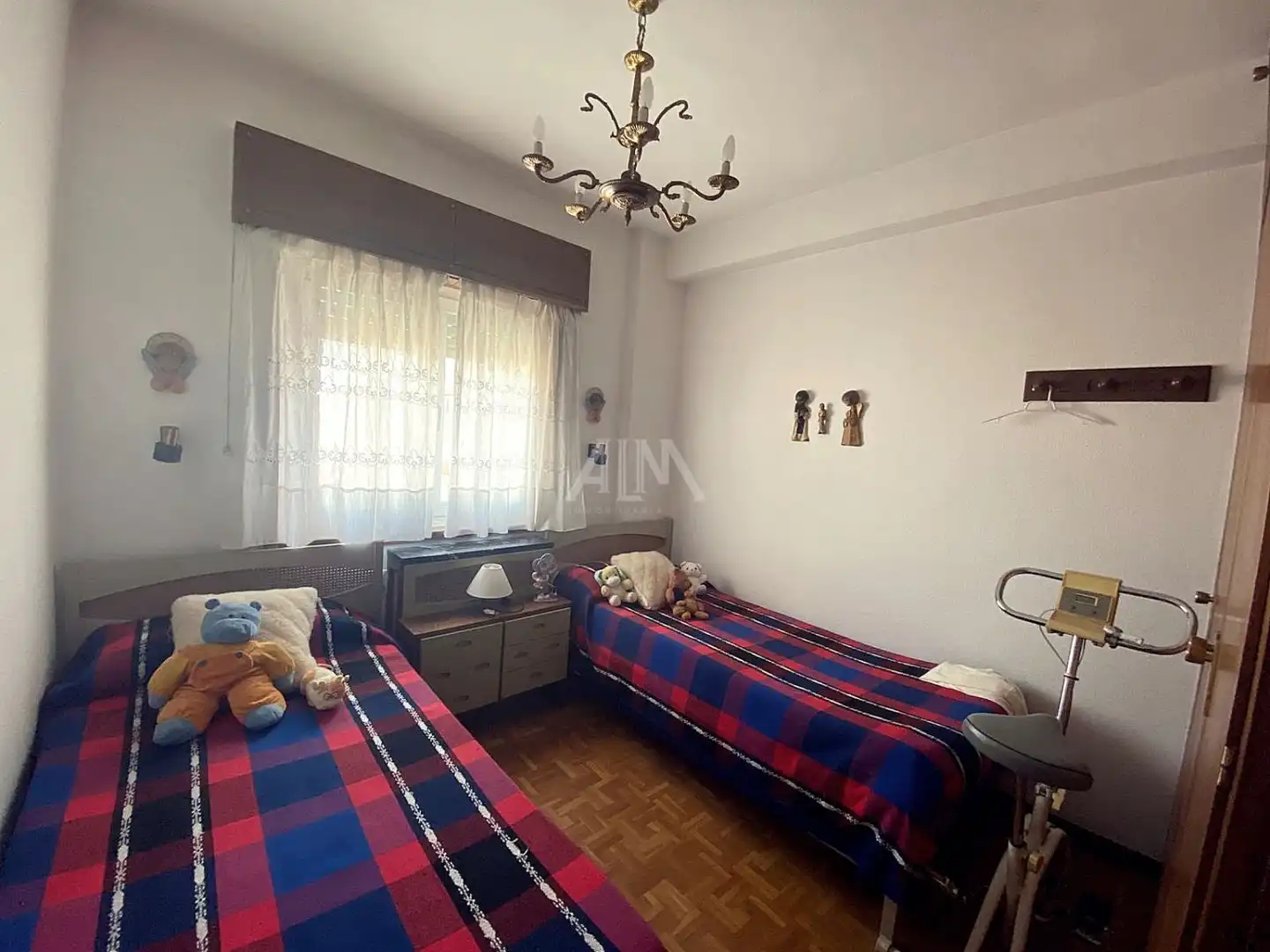 Flat with lift for sale in Reyes Católicos, imagen 3