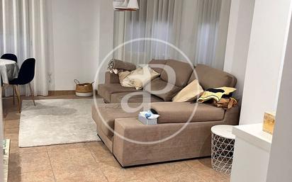 Sala d'estar de Casa adosada en venda en Onda amb Aire condicionat, Calefacció i Jardí privat