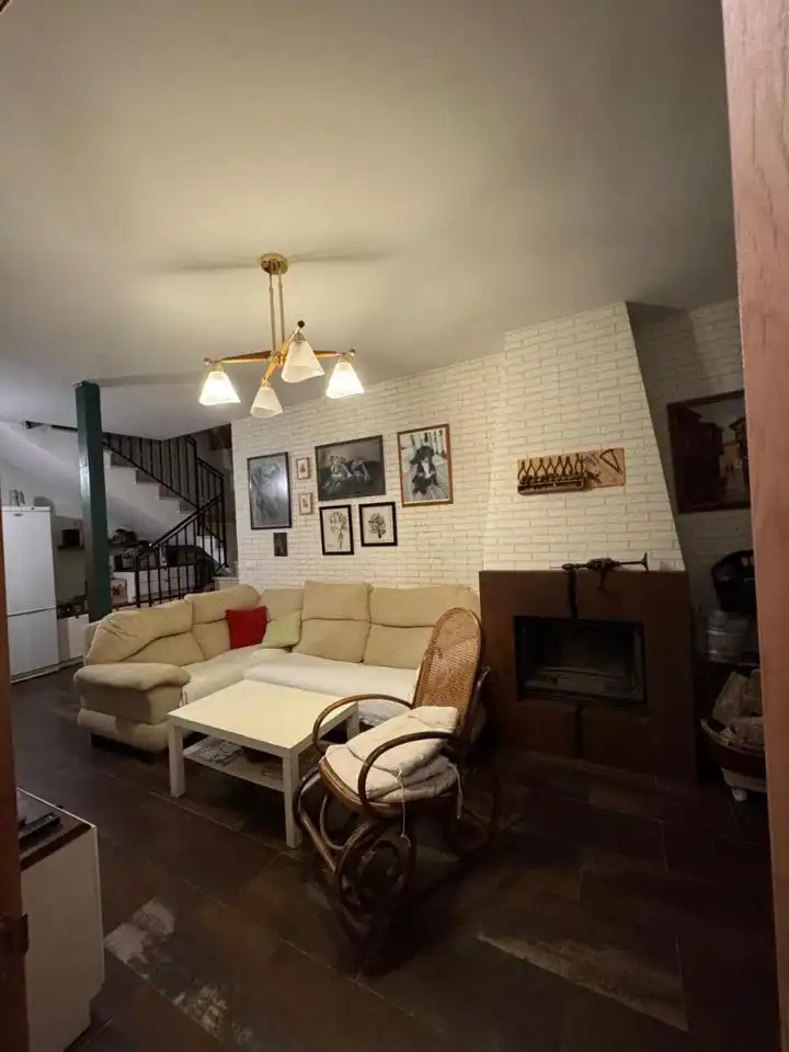Sala d'estar de Casa o xalet en venda en Fuente de Pedro Naharro amb Calefacció i Moblat